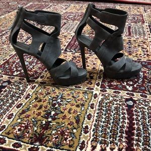 Tania Spinelli grey/blue cutout heels